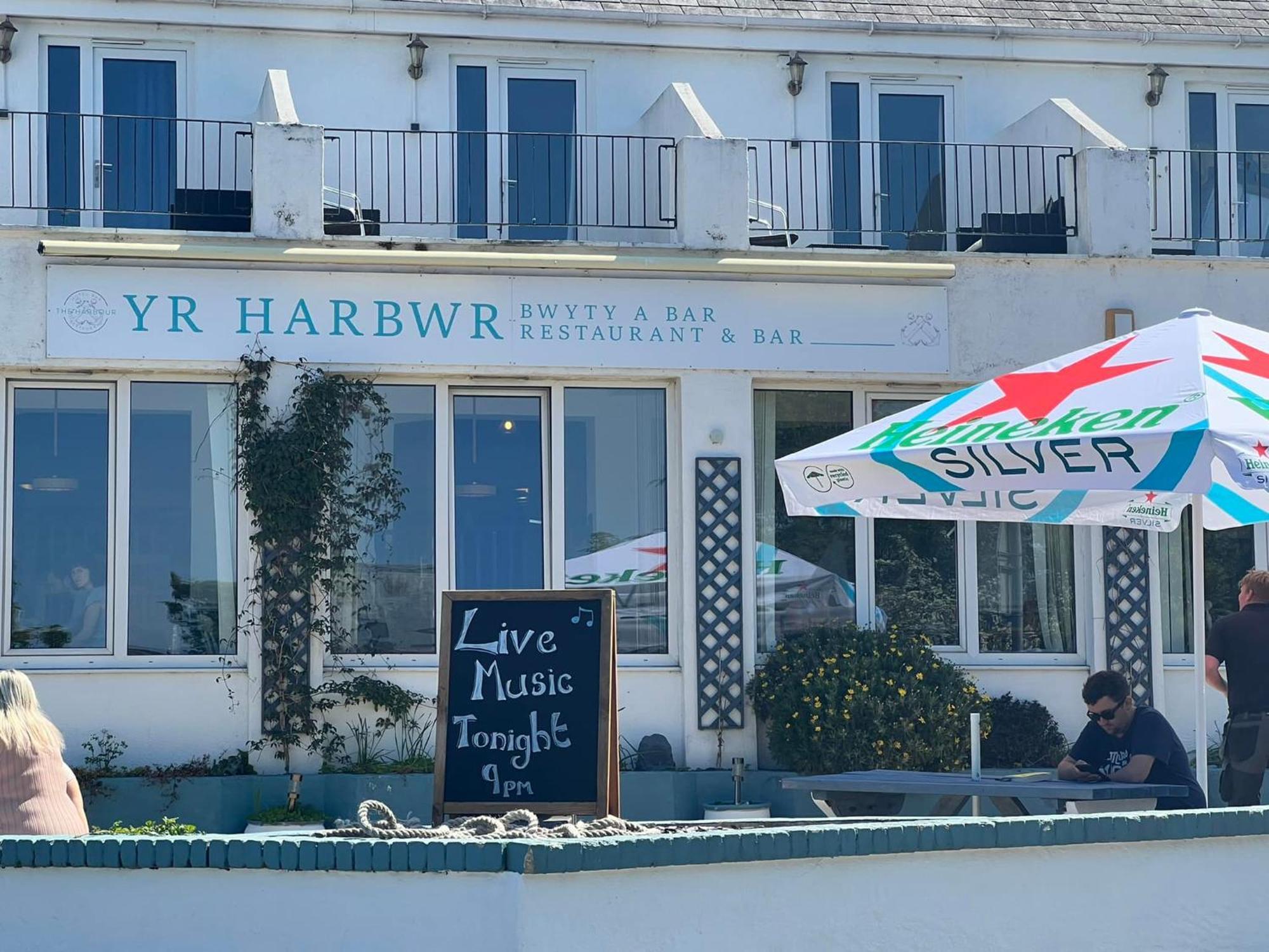Hotel The Harbour Bar & Bistro Cemaes Bay Exteriér fotografie